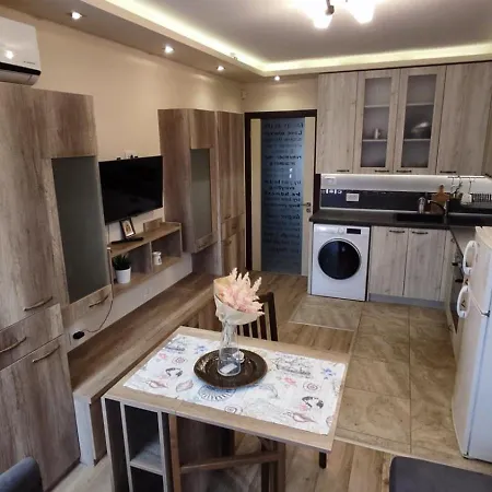 Апартаменти Luxury Neptune Center *